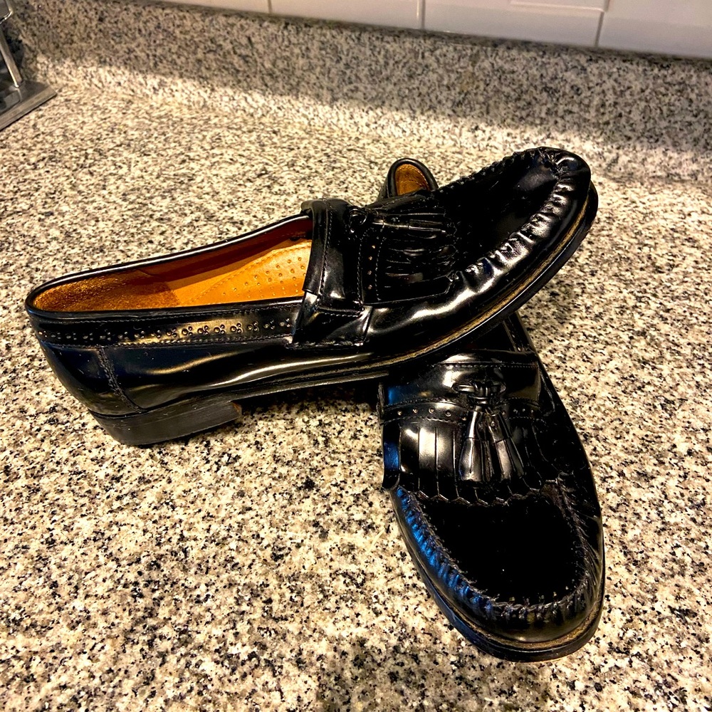 Men’s Weejuns - black patent leather dress loafers